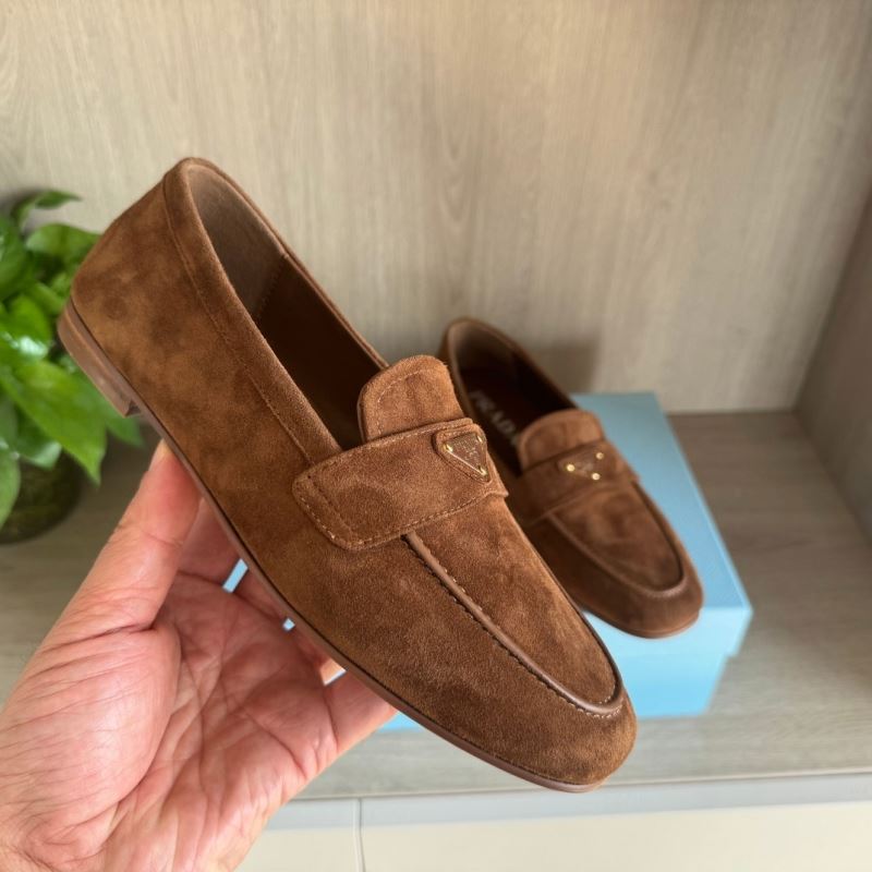 Pra*a leather shoes